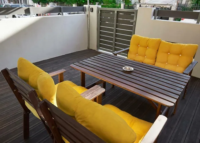 Spacious Apartment-600M From The Subway
