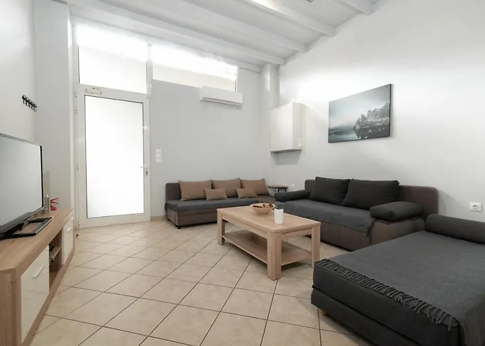 Spacious Apartment-600M From The Subway